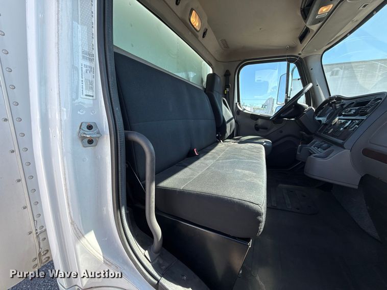 image for item FV2002 2015 Freightliner Business Class M2 box truck