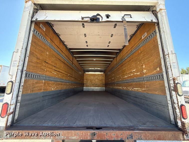 image for item FV2002 2015 Freightliner Business Class M2 box truck