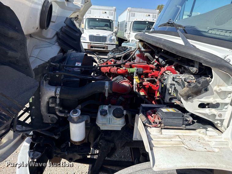 image for item FV2002 2015 Freightliner Business Class M2 box truck