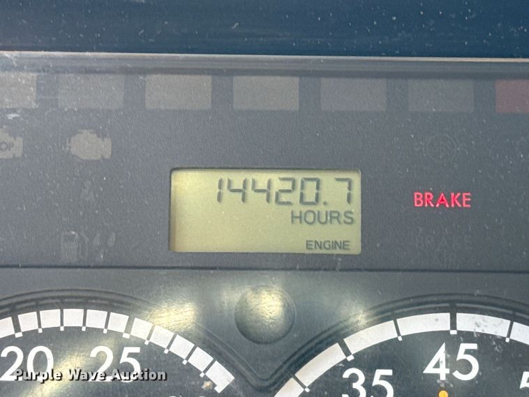 image for item FV2002 2015 Freightliner Business Class M2 box truck