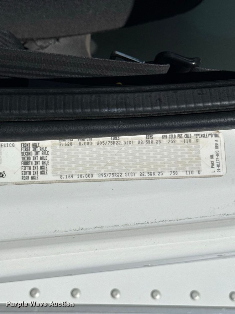 image for item FV2002 2015 Freightliner Business Class M2 box truck