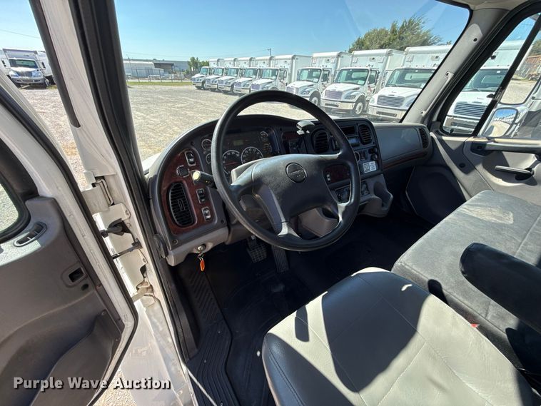 image for item FV2003 2015 Freightliner Business Class M2 box truck