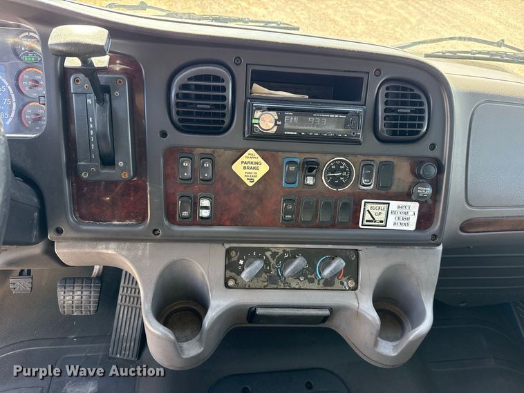 image for item FV2003 2015 Freightliner Business Class M2 box truck