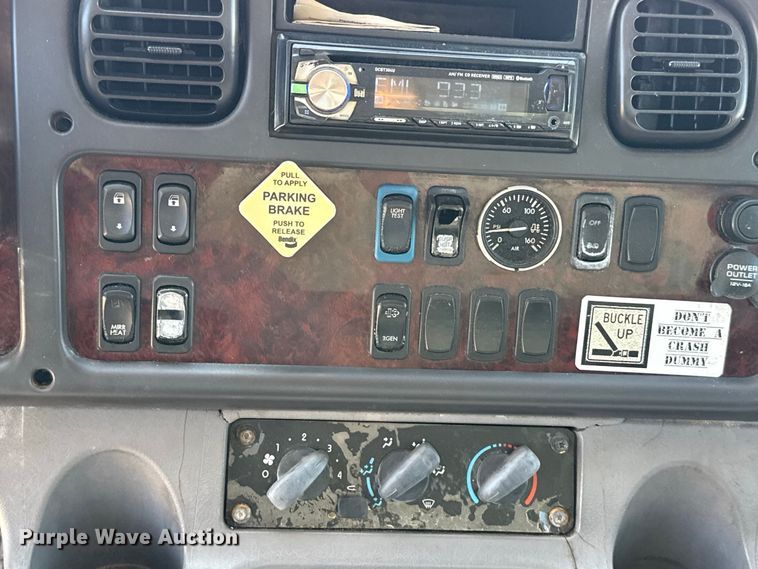 image for item FV2003 2015 Freightliner Business Class M2 box truck