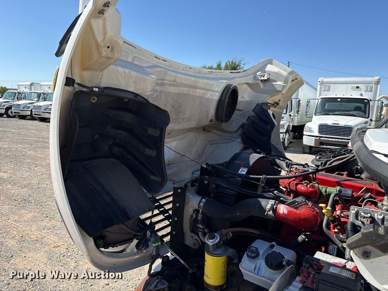image for item FV2003 2015 Freightliner Business Class M2 box truck