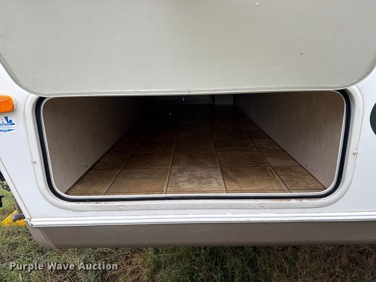 image for item FV2015 2008 Forest River Inc. 831 BHSS camper