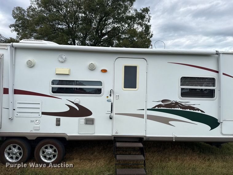 image for item FV2015 2008 Forest River Inc. 831 BHSS camper