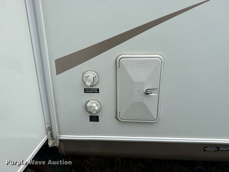 image for item FV2015 2008 Forest River Inc. 831 BHSS camper