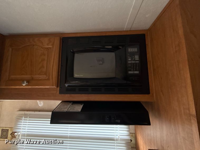image for item FV2015 2008 Forest River Inc. 831 BHSS camper