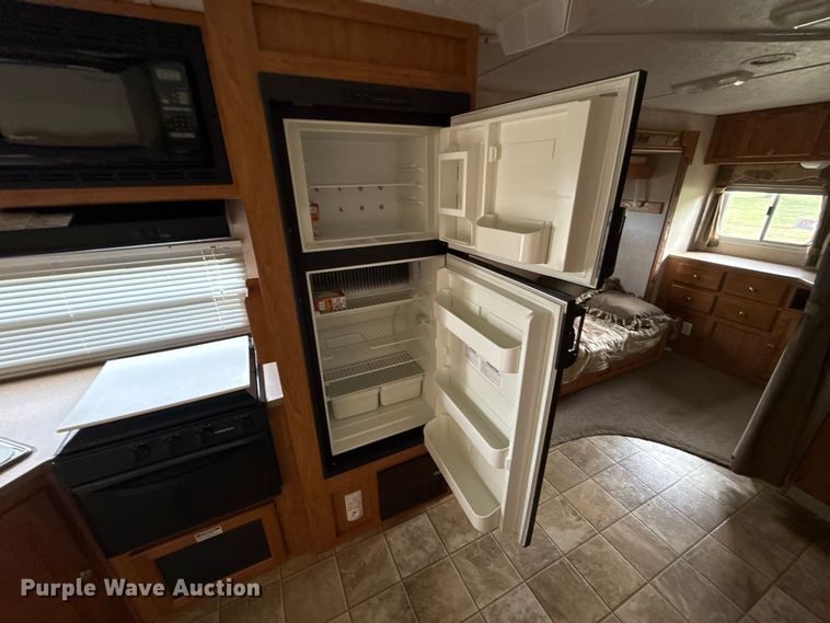 image for item FV2015 2008 Forest River Inc. 831 BHSS camper