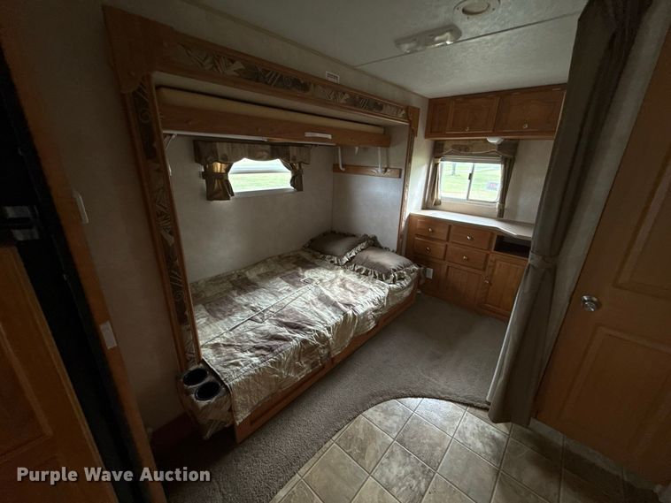 image for item FV2015 2008 Forest River Inc. 831 BHSS camper