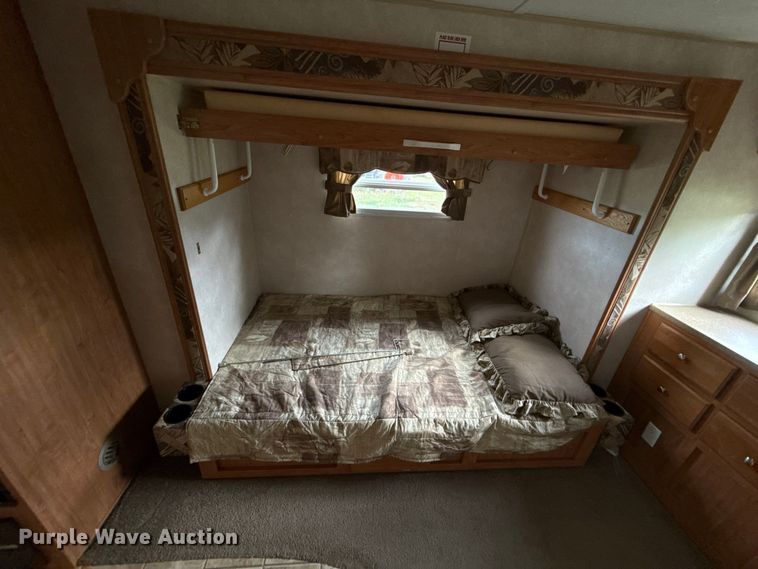 image for item FV2015 2008 Forest River Inc. 831 BHSS camper