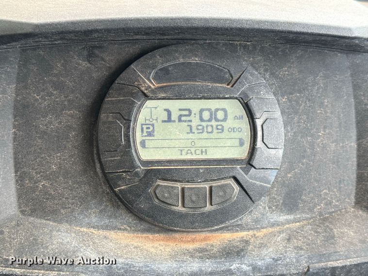 image for item FV2016 2020 Tracker 800SX utility vehicle