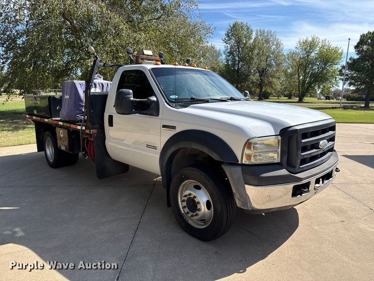 image for item FV2040 2007 Ford F550 Super Duty flatbed truck