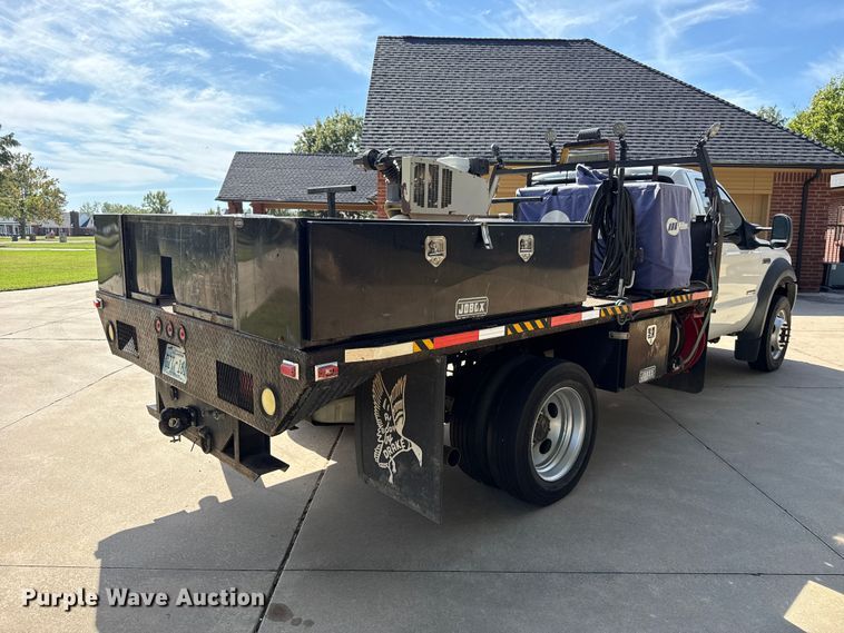 image for item FV2040 2007 Ford F550 Super Duty flatbed truck