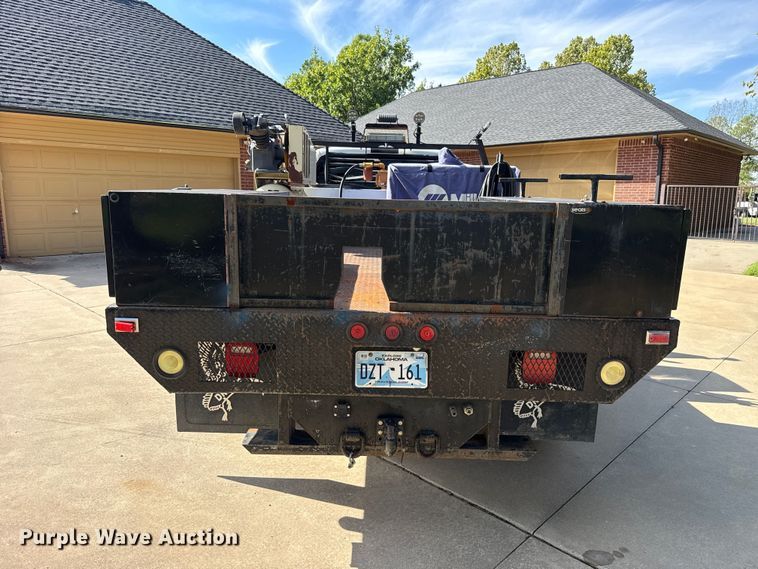 image for item FV2040 2007 Ford F550 Super Duty flatbed truck