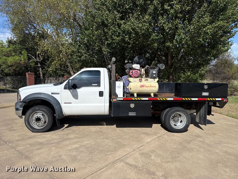 image for item FV2040 2007 Ford F550 Super Duty flatbed truck