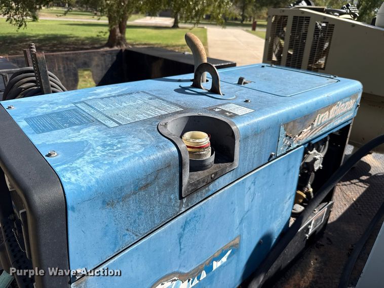 image for item FV2040 2007 Ford F550 Super Duty flatbed truck