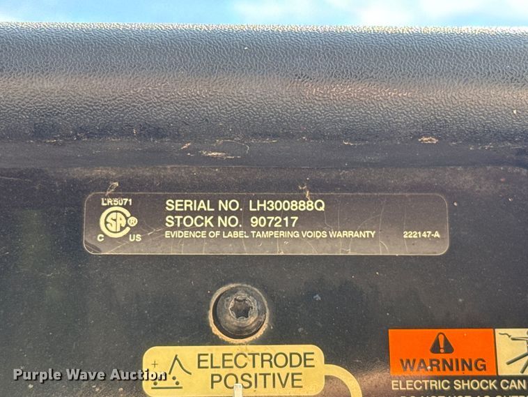 image for item FV2040 2007 Ford F550 Super Duty flatbed truck