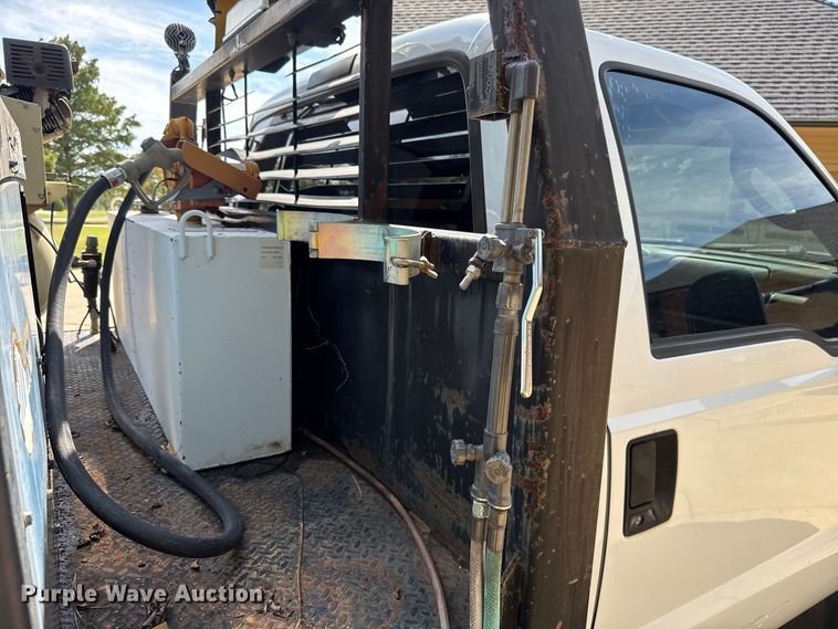 image for item FV2040 2007 Ford F550 Super Duty flatbed truck