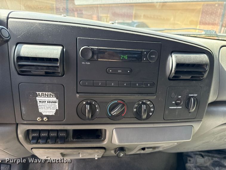 image for item FV2040 2007 Ford F550 Super Duty flatbed truck
