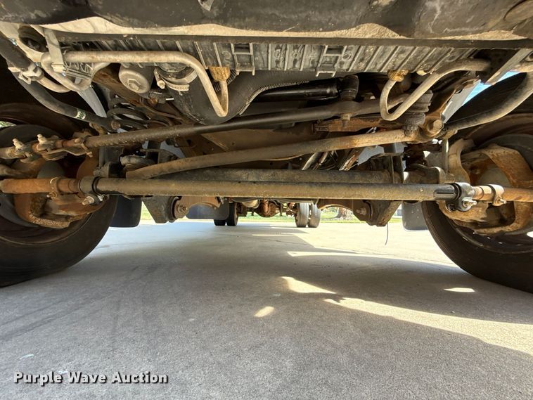 image for item FV2040 2007 Ford F550 Super Duty flatbed truck