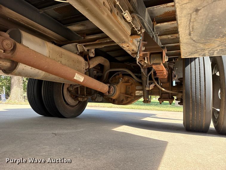 image for item FV2040 2007 Ford F550 Super Duty flatbed truck