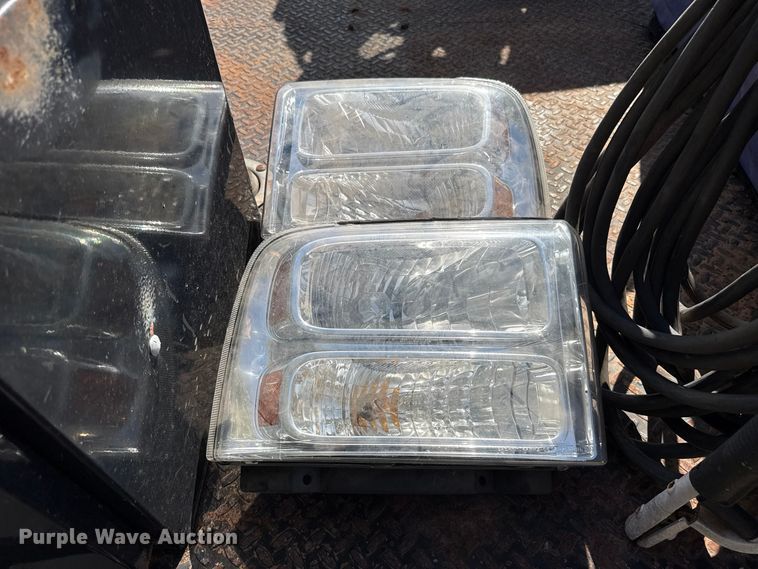 image for item FV2040 2007 Ford F550 Super Duty flatbed truck
