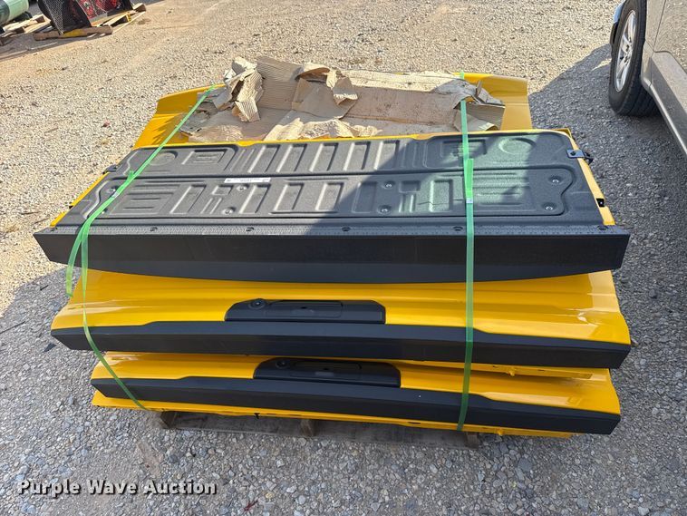 image for item FV2102 (10) pickup truck tailgates