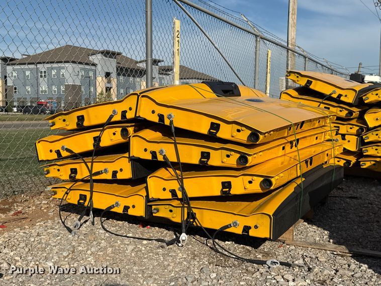 image for item FV2105 (8) pickup truck tailgates