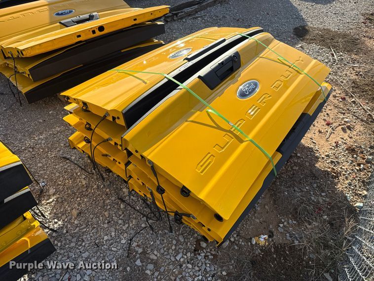 image for item FV2105 (8) pickup truck tailgates