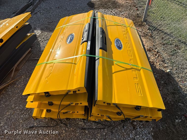 image for item FV2105 (8) pickup truck tailgates