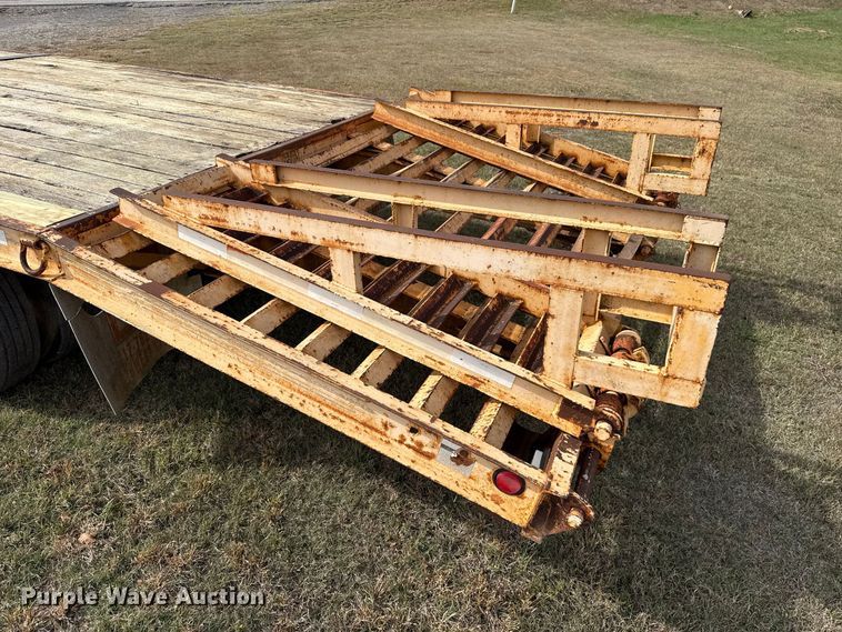 image for item FV2113 2004 Holden Industries HCZ24KT equipment trailer