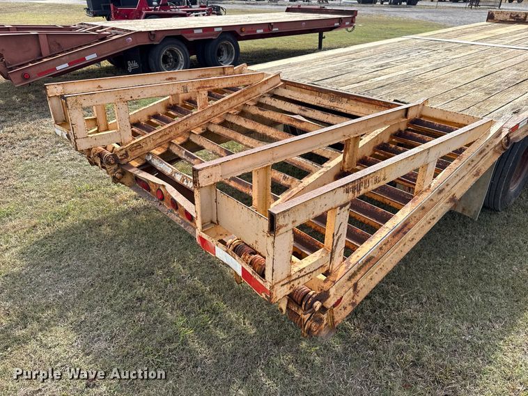 image for item FV2113 2004 Holden Industries HCZ24KT equipment trailer