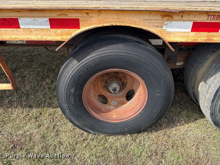 image for item FV2113 2004 Holden Industries HCZ24KT equipment trailer