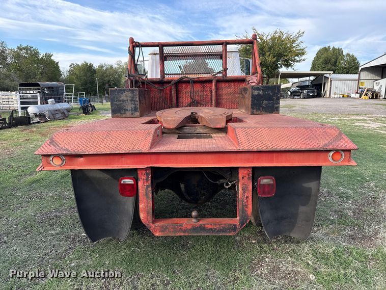 image for item FV2114 1981 International 1854 flatbed truck