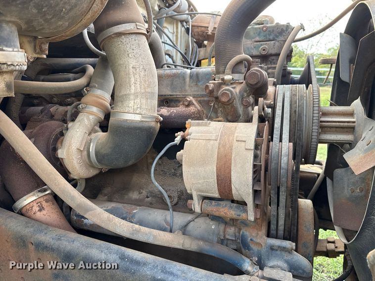 image for item FV2114 1981 International 1854 flatbed truck