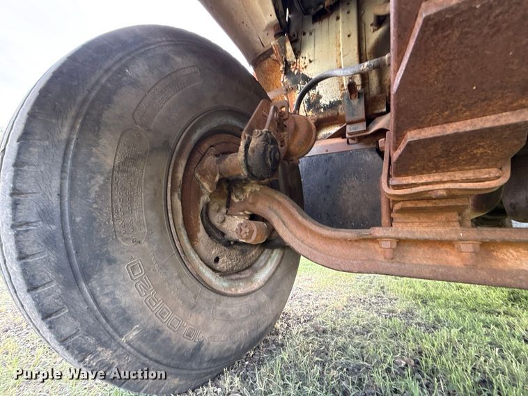 image for item FV2114 1981 International 1854 flatbed truck