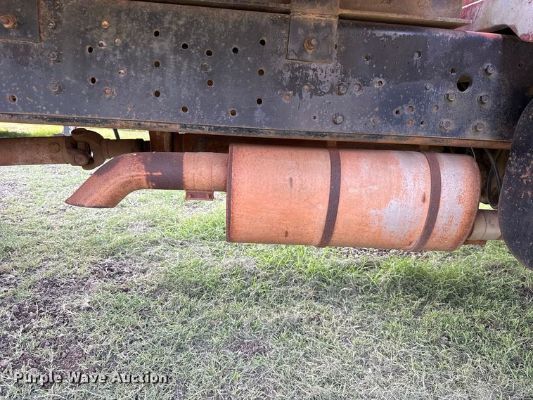 image for item FV2114 1981 International 1854 flatbed truck