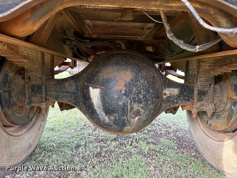 image for item FV2114 1981 International 1854 flatbed truck