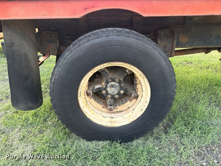 image for item FV2114 1981 International 1854 flatbed truck
