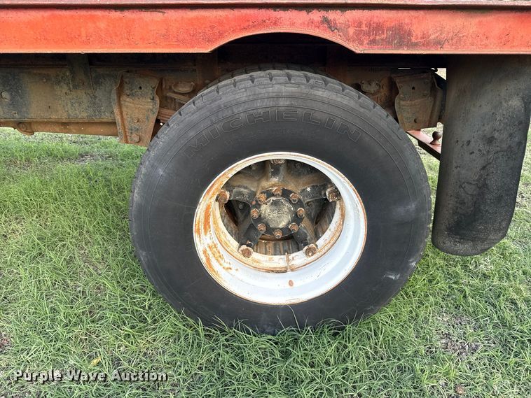 image for item FV2114 1981 International 1854 flatbed truck