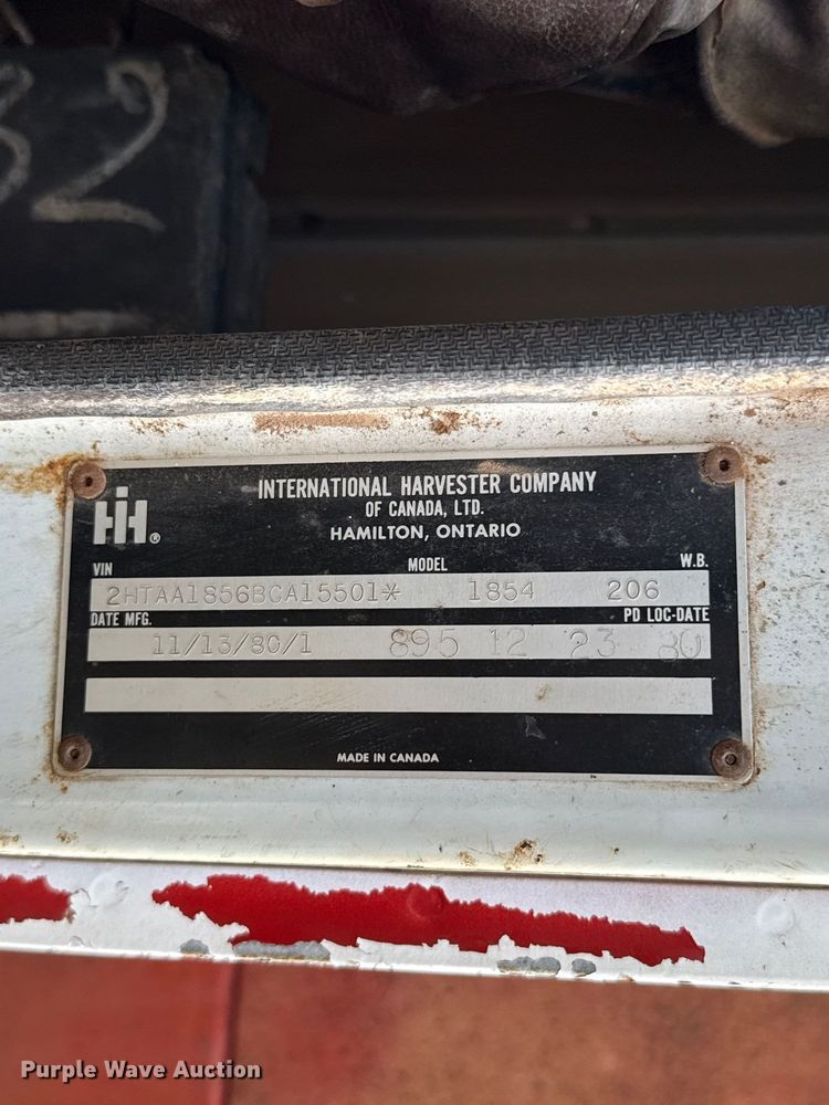 image for item FV2114 1981 International 1854 flatbed truck
