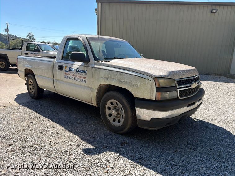 image for item FV4507 2007 Chevrolet Silverado pickup truck