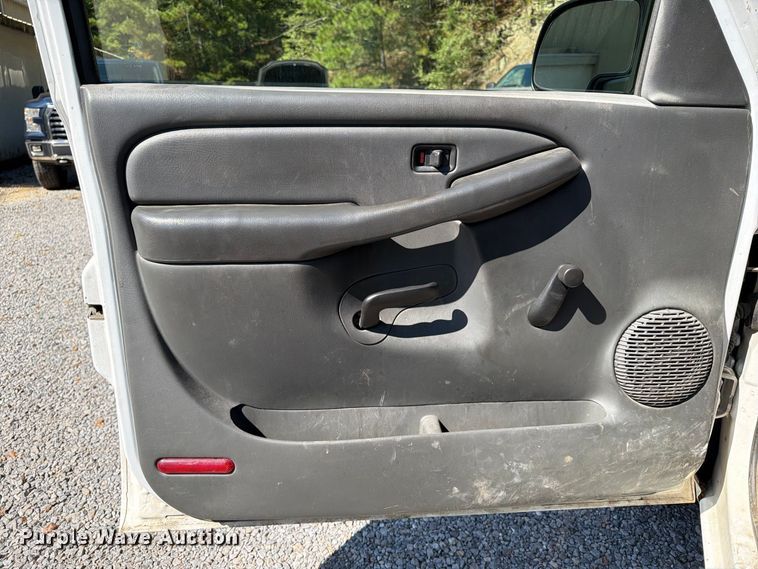 image for item FV4507 2007 Chevrolet Silverado pickup truck