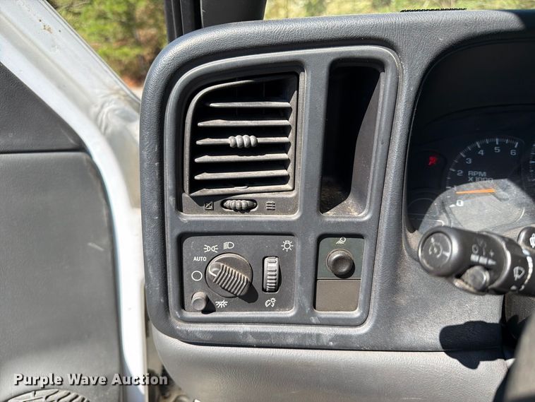 image for item FV4507 2007 Chevrolet Silverado pickup truck