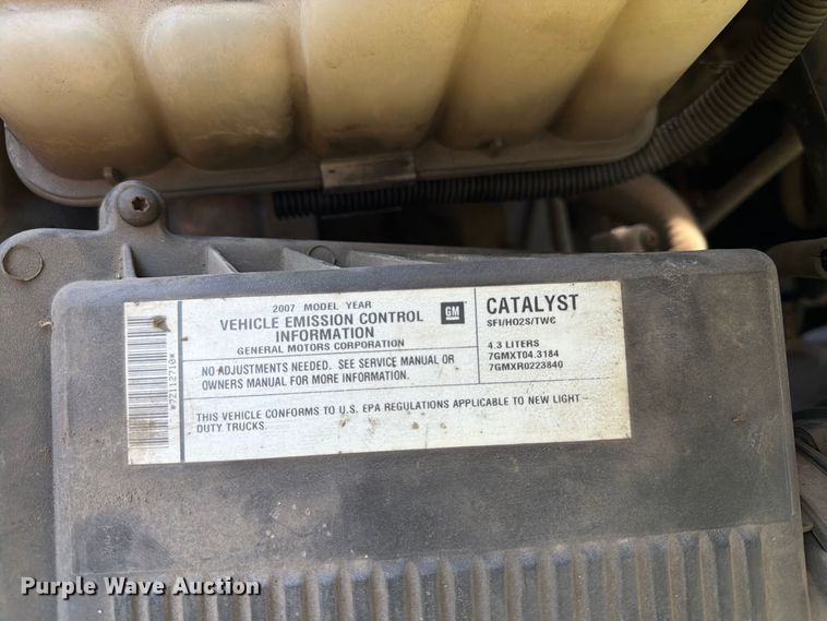image for item FV4507 2007 Chevrolet Silverado pickup truck