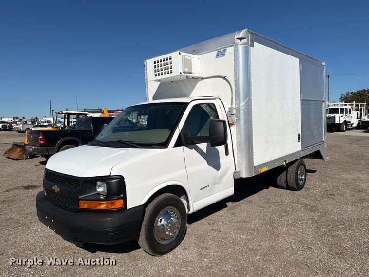 image for item FW3535 2016 Chevrolet Express 4500 refrigerated delivery truck