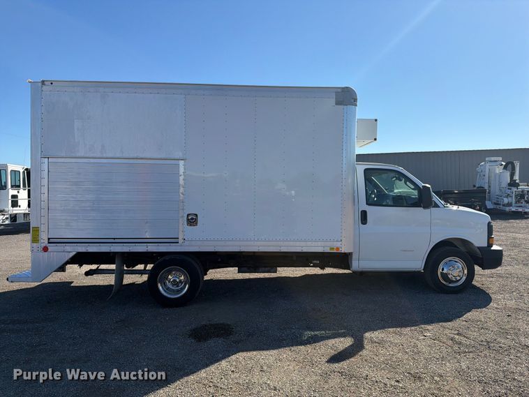 image for item FW3535 2016 Chevrolet Express 4500 refrigerated delivery truck