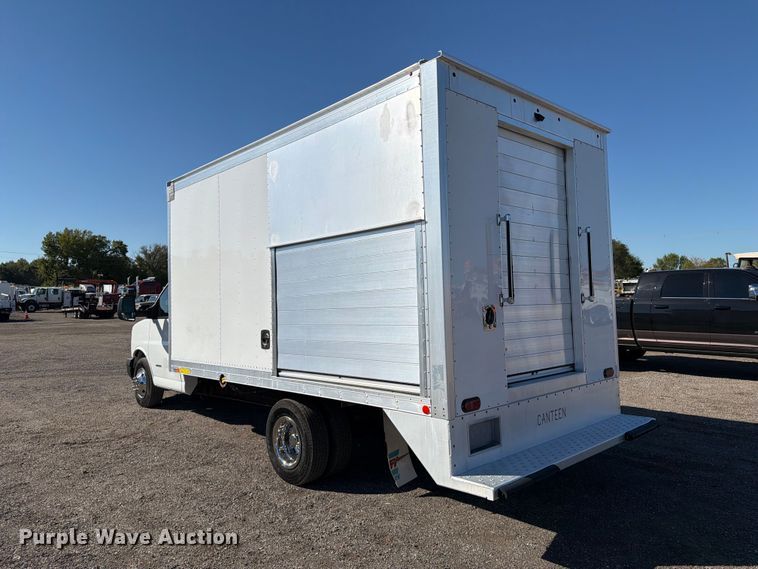 image for item FW3535 2016 Chevrolet Express 4500 refrigerated delivery truck